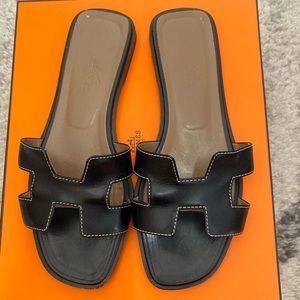 Hermes Oran Sandal in Black 36.5